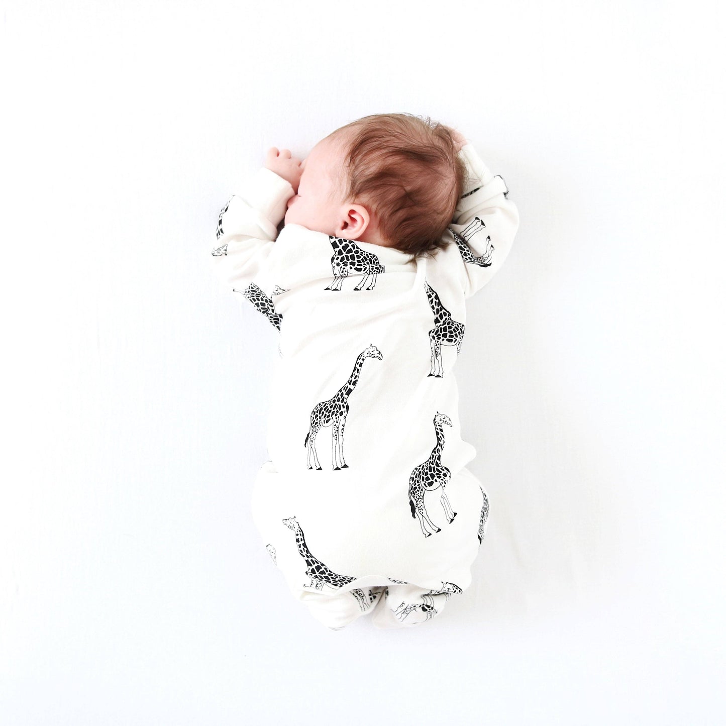 Giraffe cotton sleepsuit: 0-3