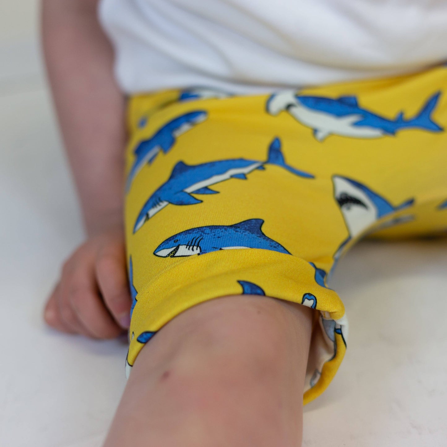 Yellow Shark print Shorts: 1-2 Y