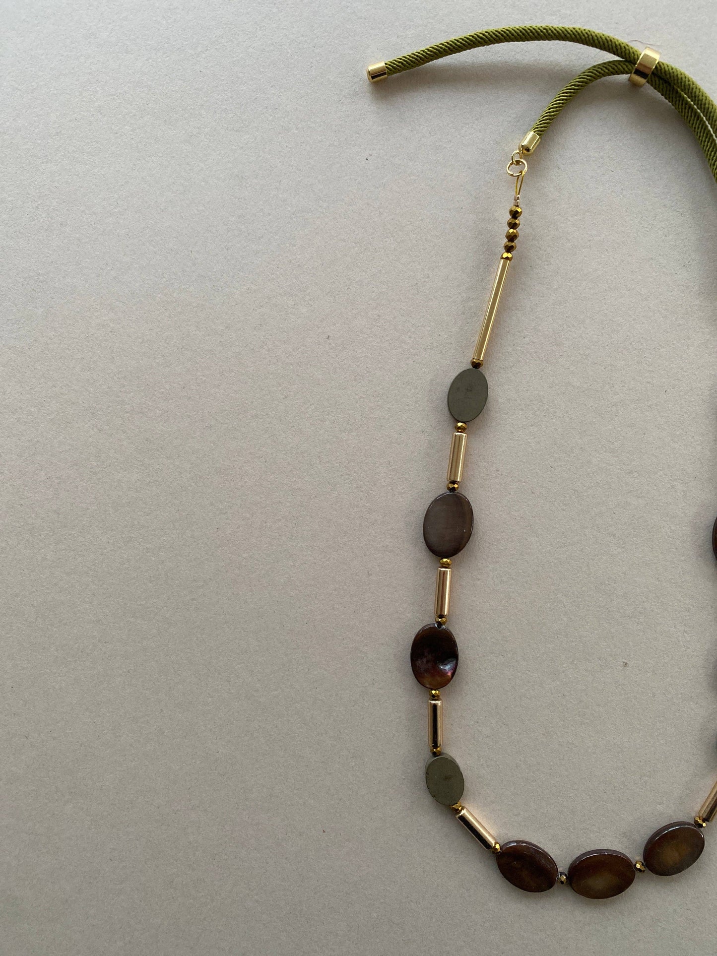 Gist - Shell and Hematite Necklace