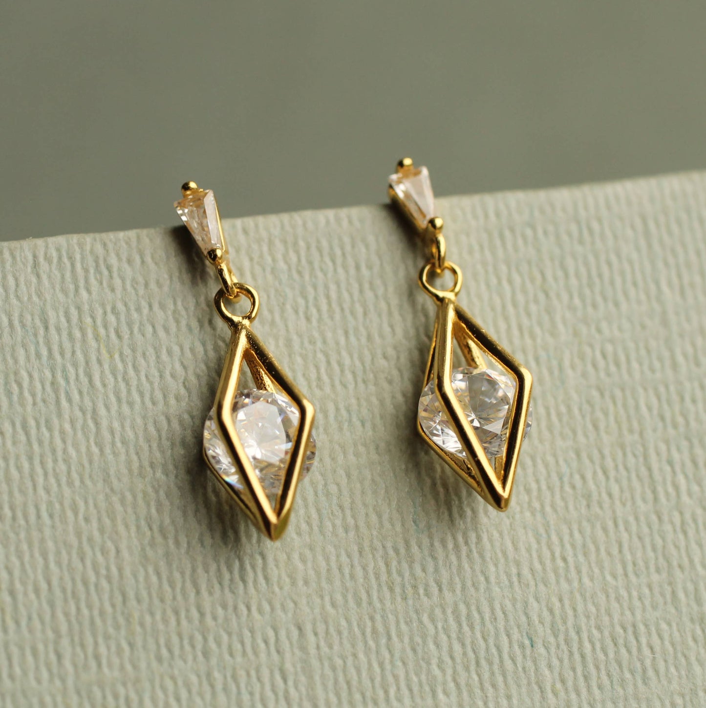 Rhombus Geometric Jewel Earrings : Linen Presentation Card