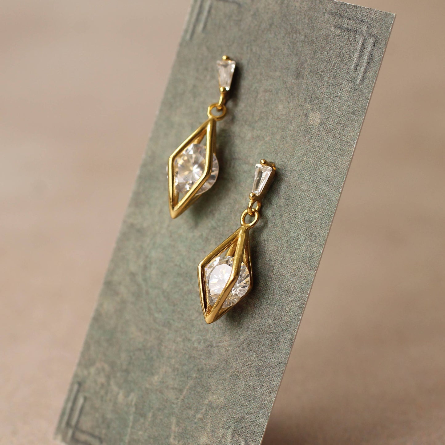 Rhombus Geometric Jewel Earrings : Linen Presentation Card