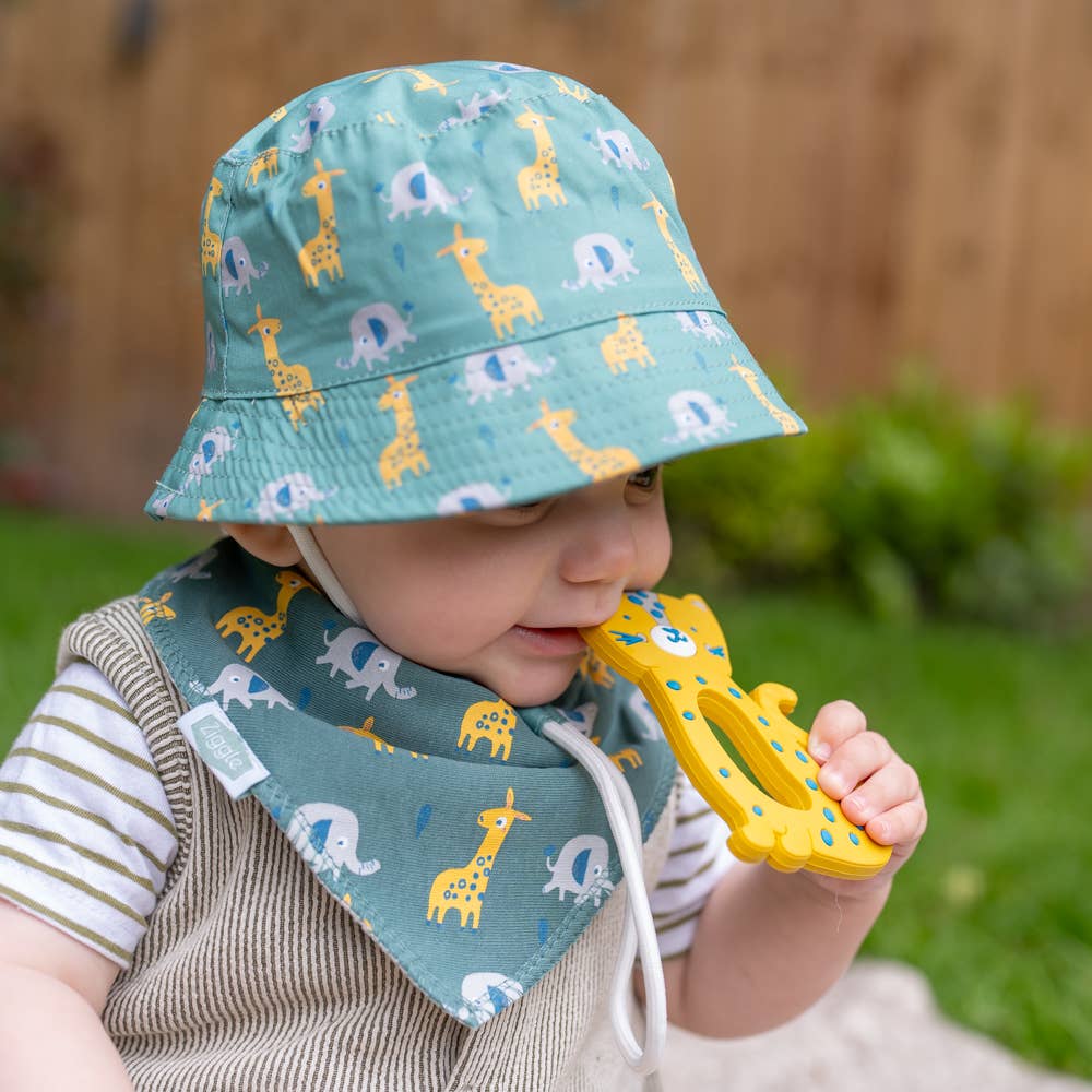 Giraffe and Elephant Sun Hat: Savanna Animals / 1-3 years