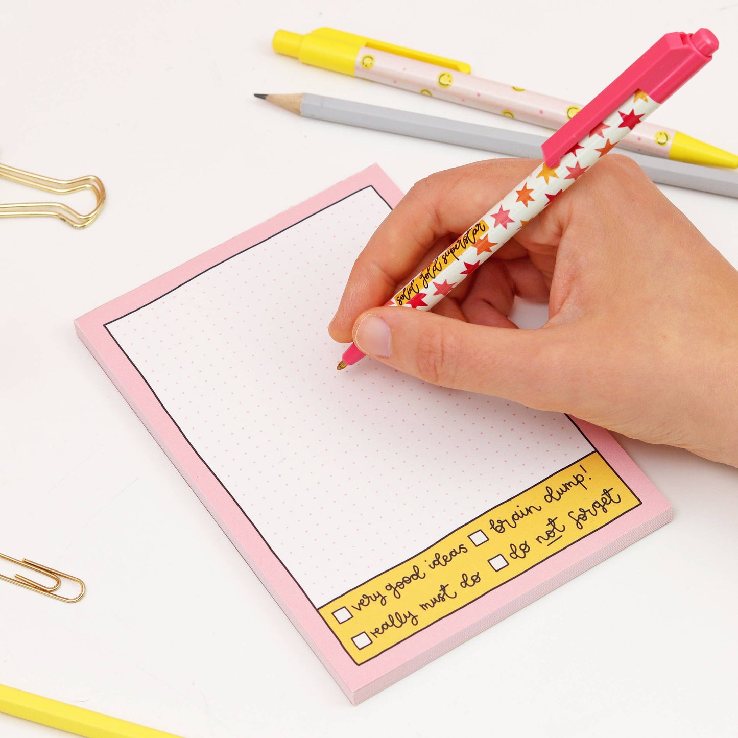 A6 notepad - pink grid