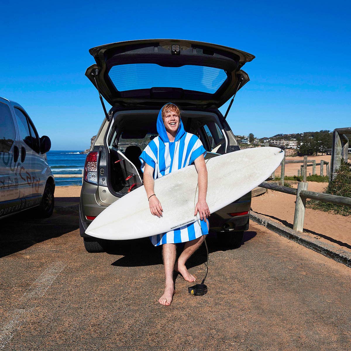 Dock & Bay Poncho Adults - Bondi Blue - GRS Certified: Large (105x85cm)