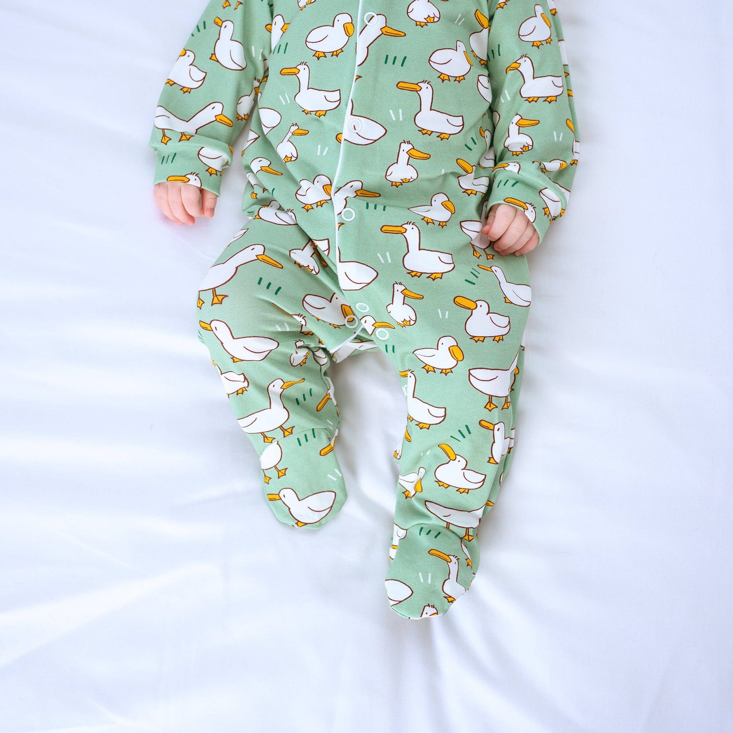 Dancing ducks cotton sleepsuit: 0-3 M