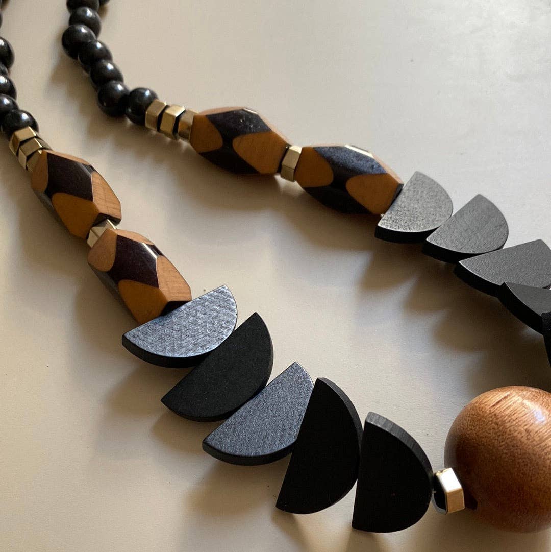 Gist - Statement necklace, Hematite, painted wood and acrylic