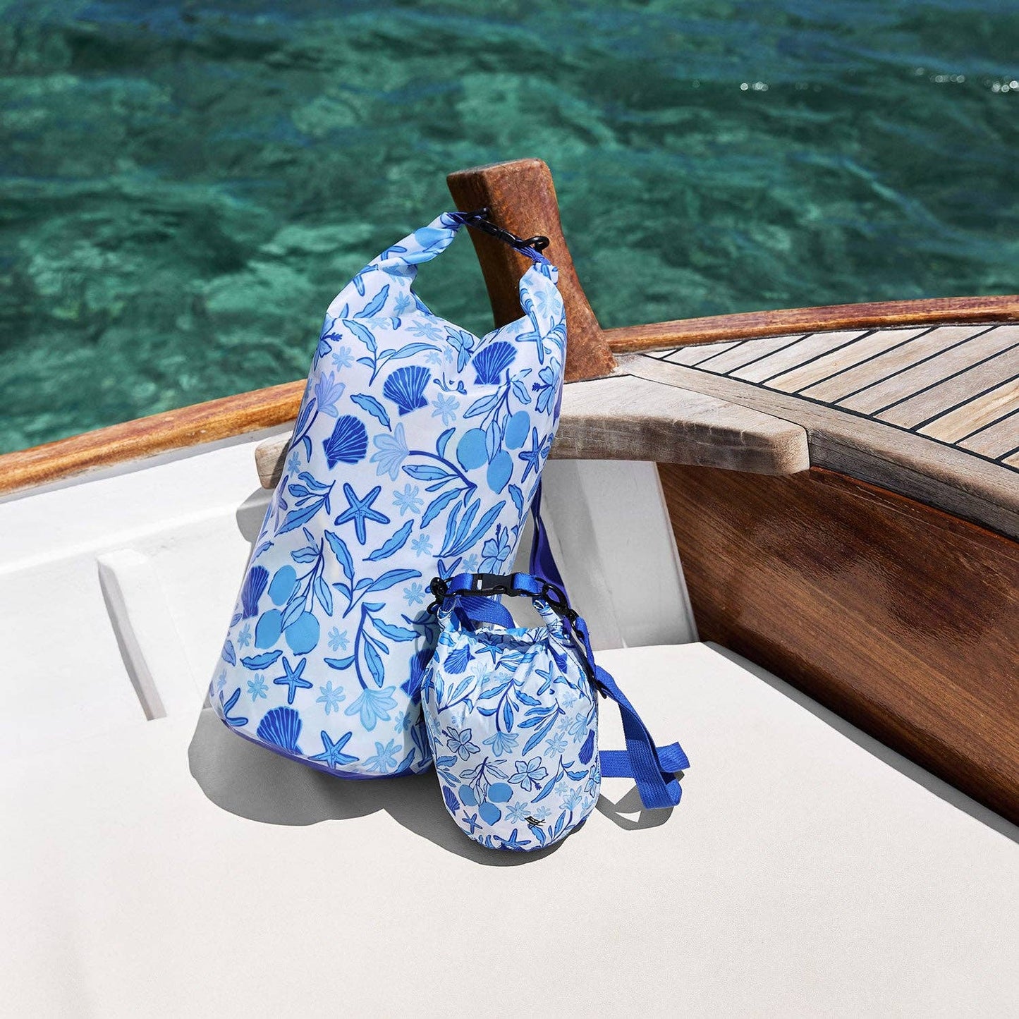 Dock & Bay Small Waterproof Dry Bag, 5L capacity - Wavy Baby: Small
