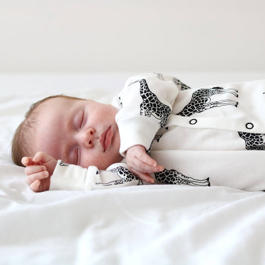 Giraffe cotton Sleepsuit: 6-12 M