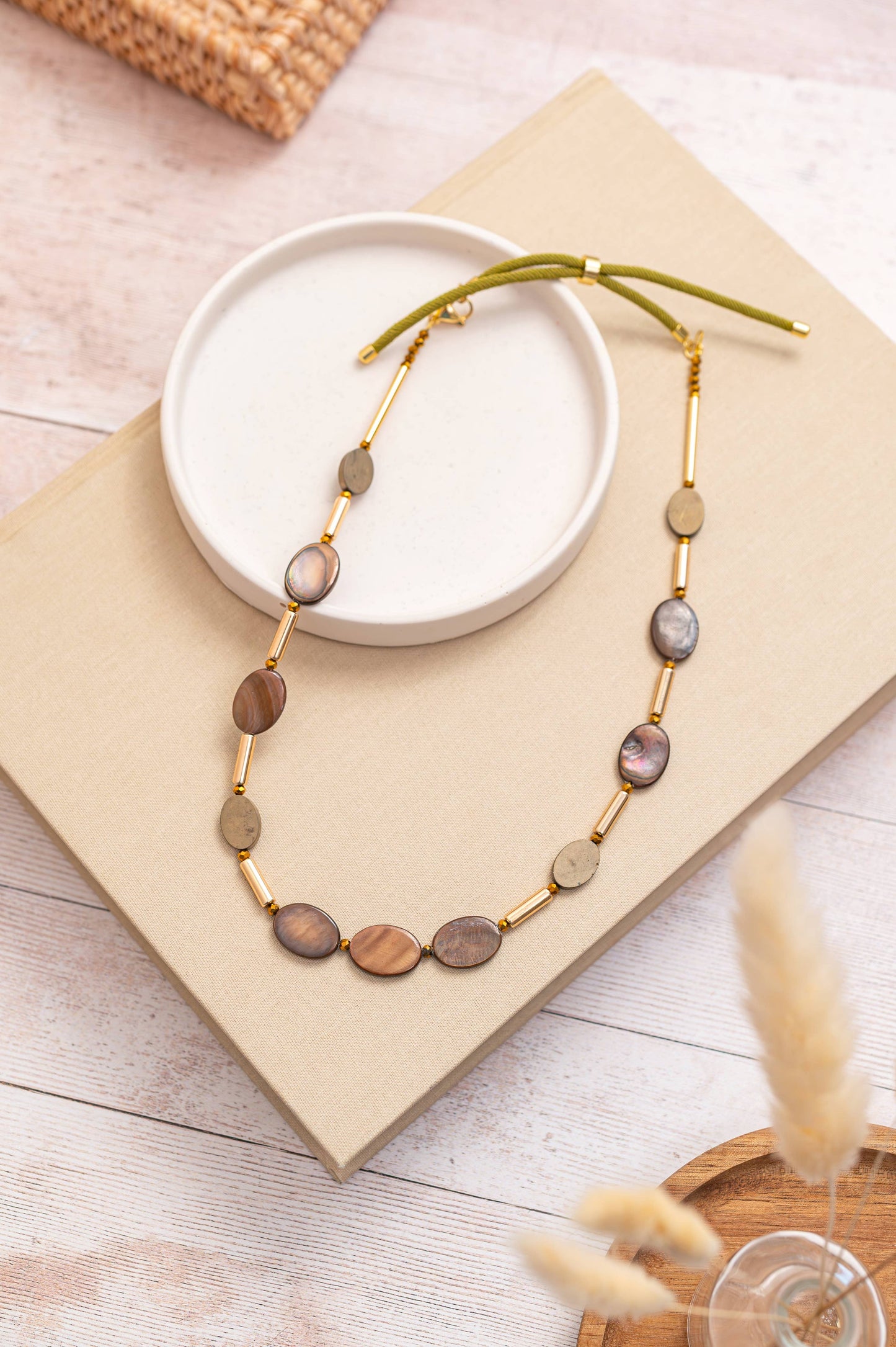 Gist - Shell and Hematite Necklace