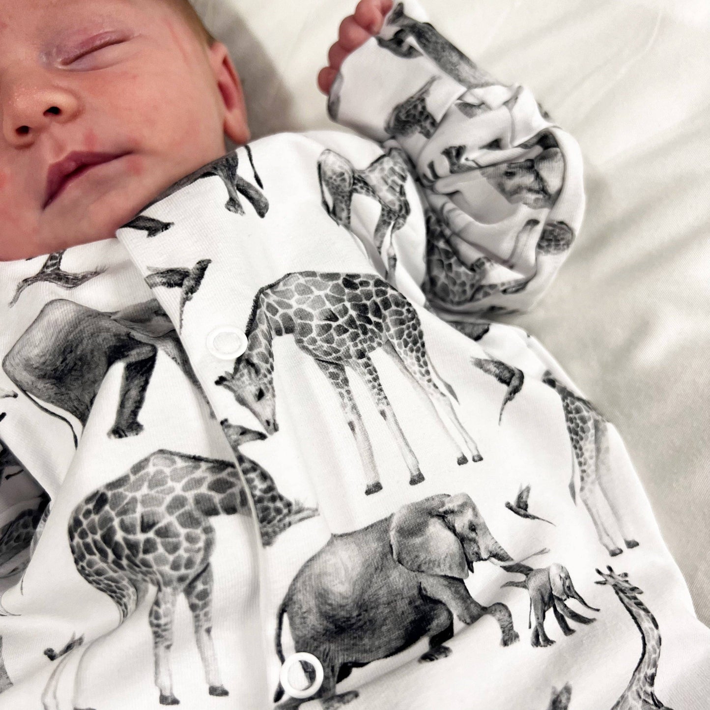 Safari cotton sleepsuit: 6-12 M