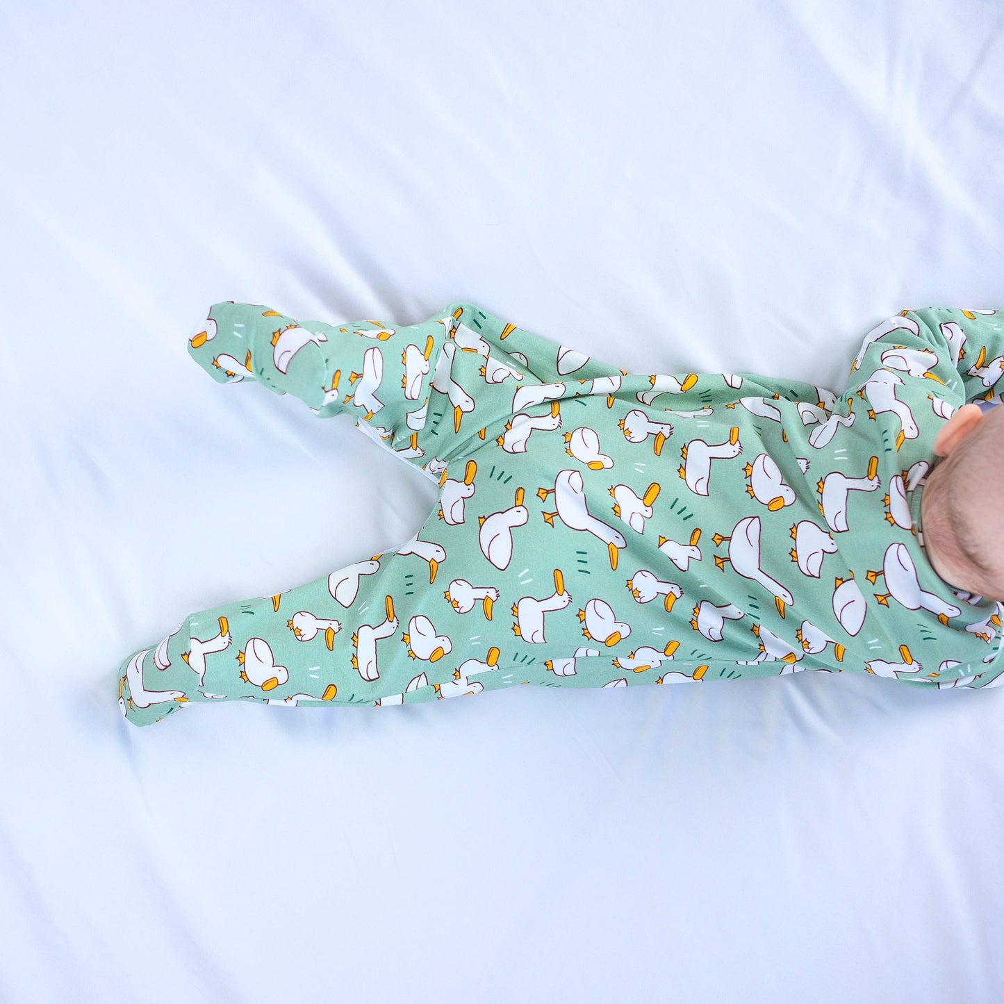 Dancing ducks cotton sleepsuit: 0-3 M